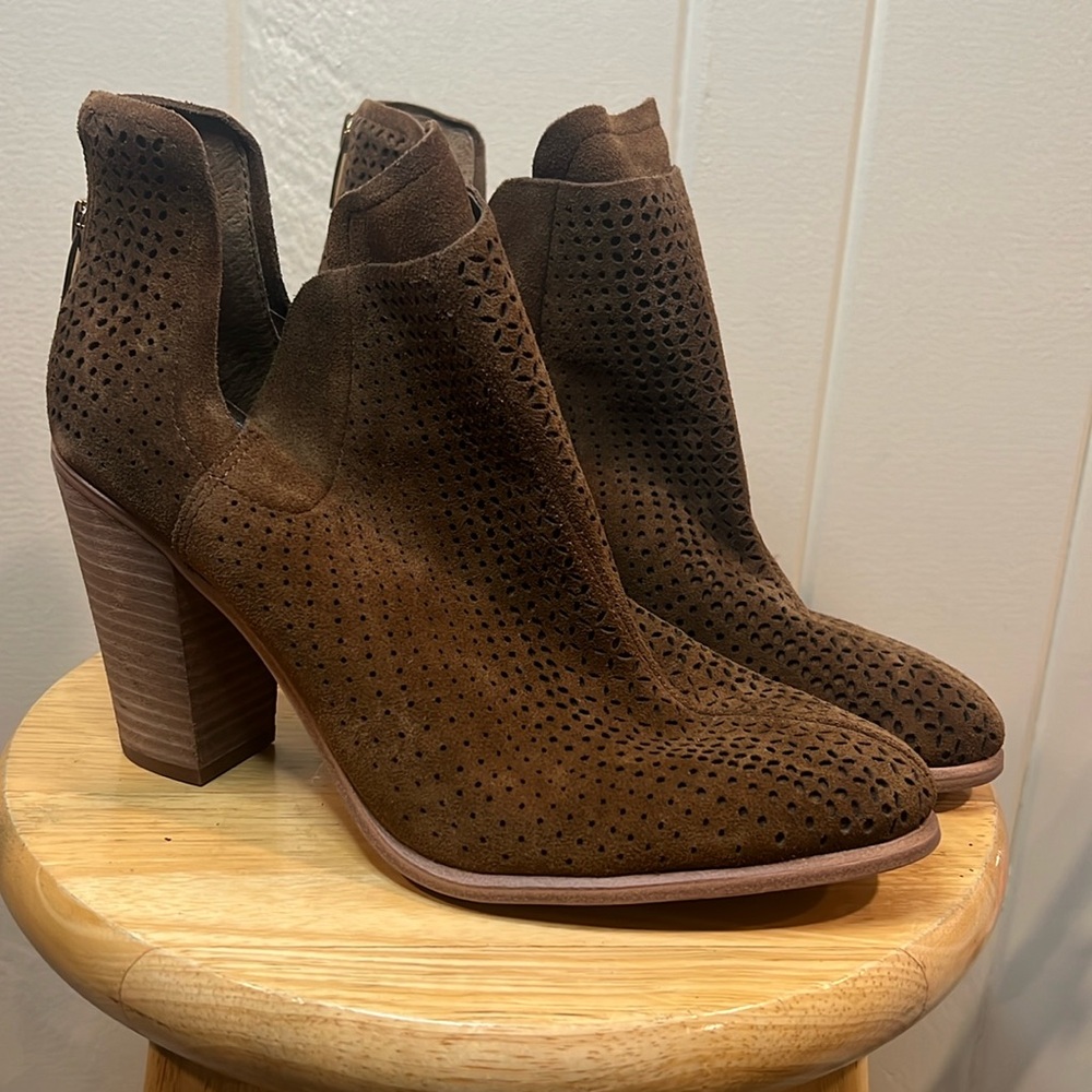 VINCE CAMUTO Farrier Suede Heeled Perforated Cutout boot